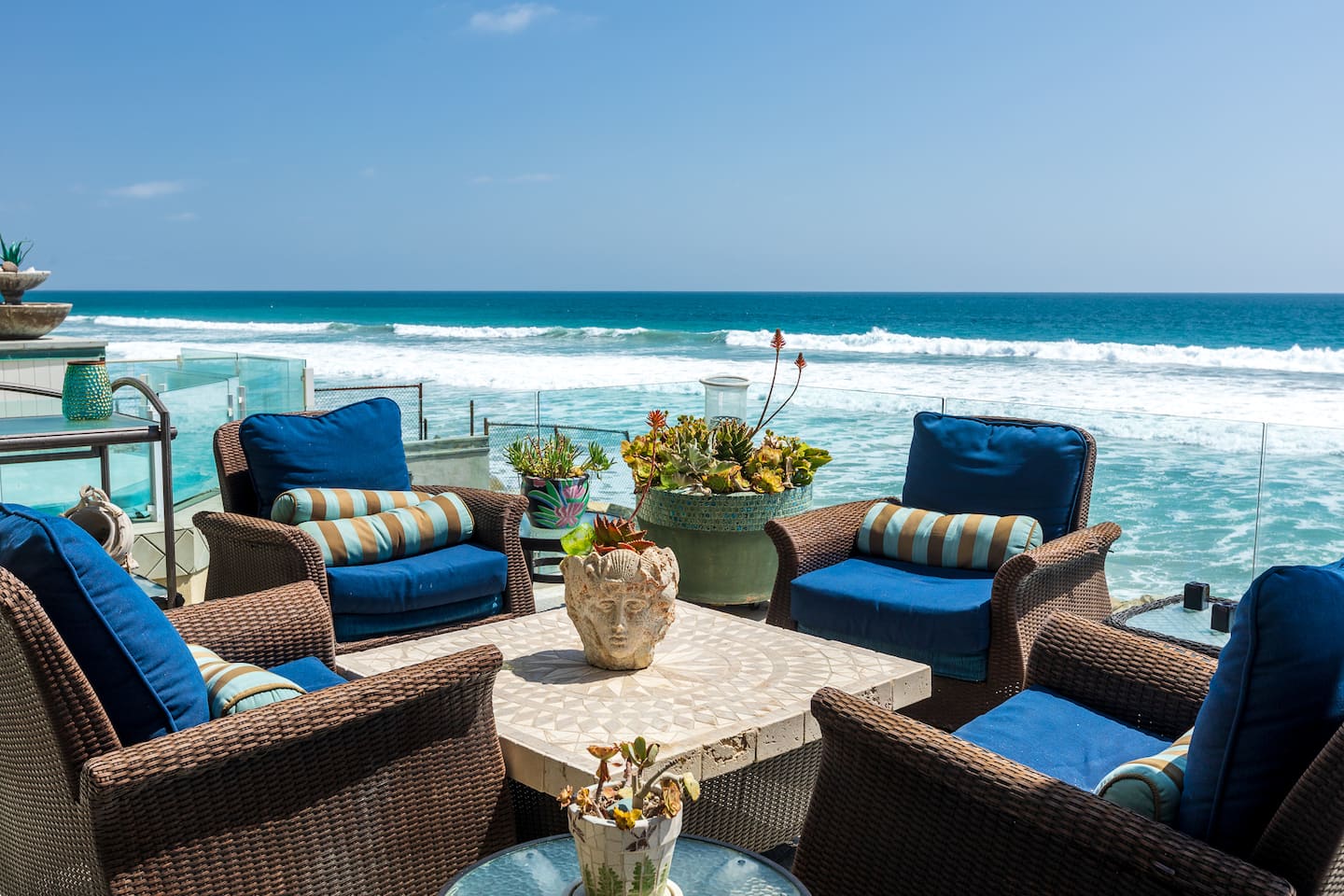 Oceanfront veranda looking out to the Pacific